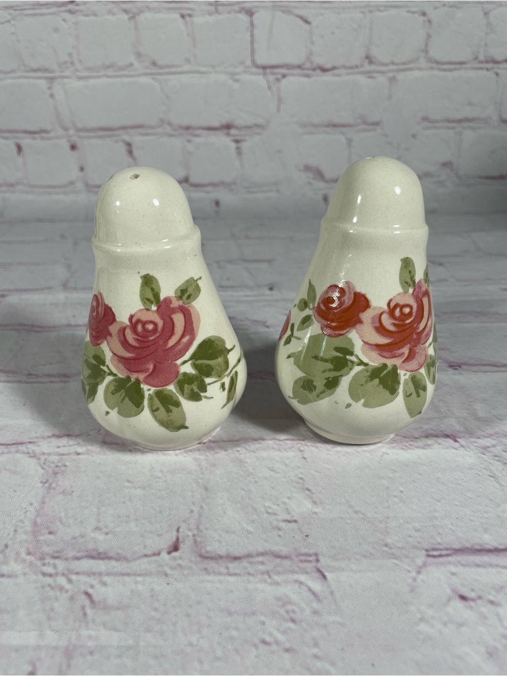 Vintage Gibson Roseland Pink Rose Pear Shaped Ceramic Salt and Pepper Shakers